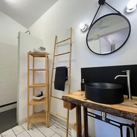 Joli F1 En Bordure D'ajaccio *